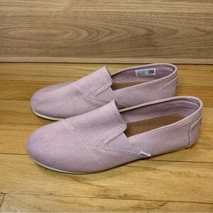 Toms Slip On Shoes in Light Pink - Size 7